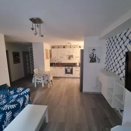 Apartment 43m With Garden Near The Old Port Saint-Raphael (Var)